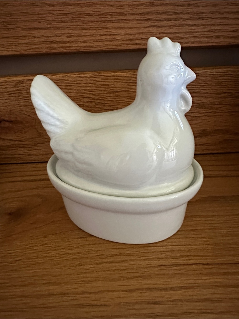 White Ceramic Hen on Nest Dish (Cordon Bleu)